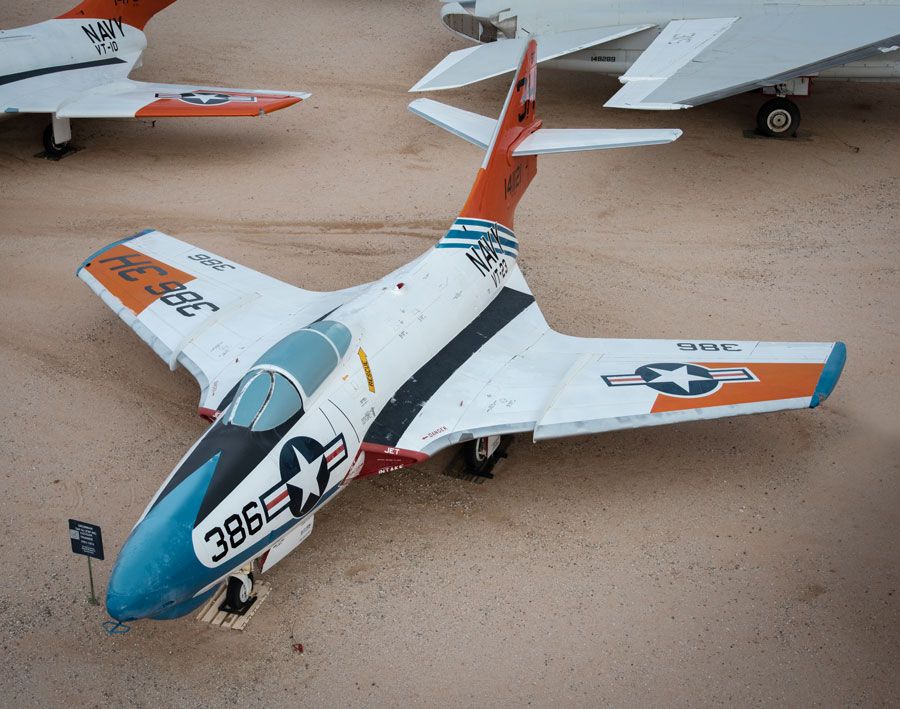 A picture of the Grumman F9F-8B Cougar